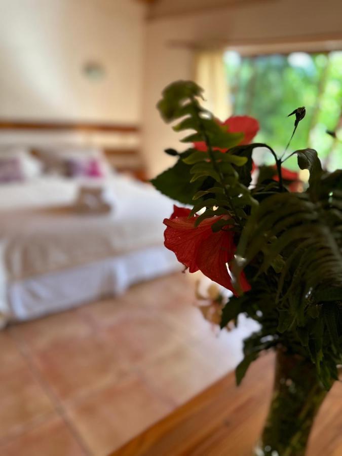 Hotel Ohiro Hanga Roa Buitenkant foto